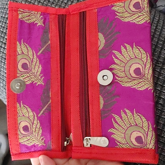 Handcrafted Elegant Indian Silk Purple and Red Brocade Envelope Peacock Feather - Picture 3 of 7